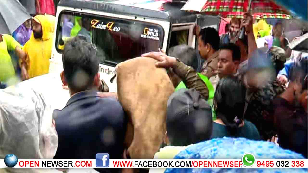 മുണ്ടക്കൈ മേഖലയിലും ചൂരല്മലയിലും കനത്തമഴ; പ്രതിഷേധവുമായി നാട്ടുകാര്