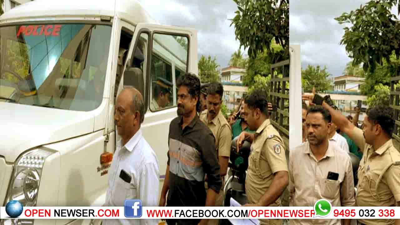 വില്ലേജ് ഓഫീസറെ കയ്യേറ്റം ചെയ്ത കേസ്: പ്രതികള്ക്ക് ജാമ്യം