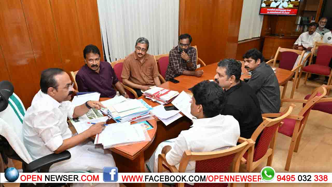 പ്രിയങ്ക ഗാന്ധി എംപിയുടെ ഇടപെടല്‍; വയനാട് പാര്‍ലമെന്റ് മണ്ഡലത്തിലെ ഫാംസ്‌റ്റേ പ്രതിനിധികള്‍ മുഖ്യമന്ത്രിയുമായും മന്ത്രിമാരുമായും കൂടിക്കാഴ്ച നടത്തി.