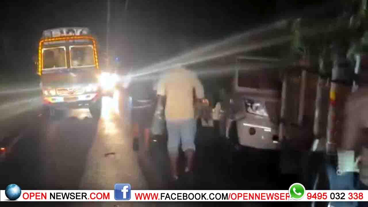 പുലര്ച്ചെയോളം രക്ഷാപ്രവര്ത്തനം; പൊന്കുഴി വനപാതയില് കുടുങ്ങിയവരെ രക്ഷപ്പെടുത്തി