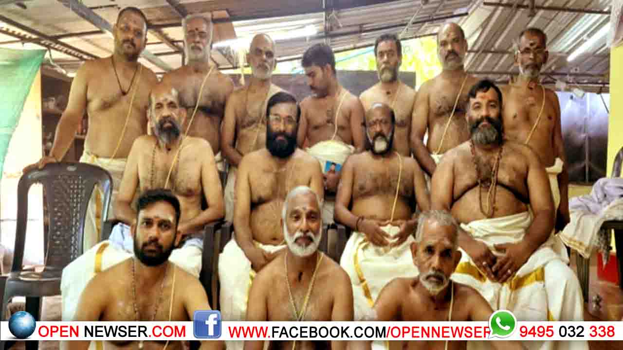 പൂജാരിമാര് ചുമതലയേറ്റു